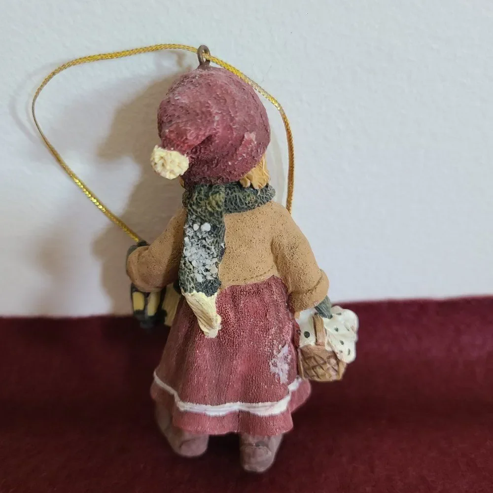Vintage Resin Christmas Winter Young Children Ornaments Set Old-Fashioned Dress